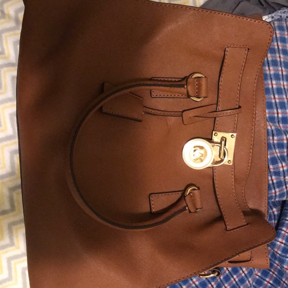 MK large purse, comes with cover bag
